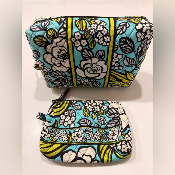 Vera Bradley – Island Blooms Travel Set - Picture 6 of 14